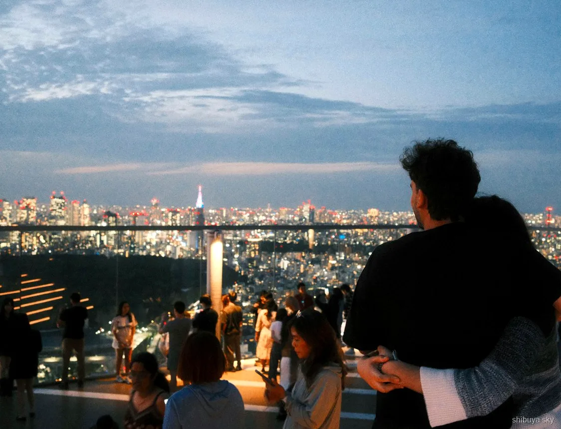 Excursió de vida nocturna a Shibuya Sky, carrer de Center Gai