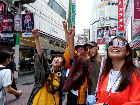 Excursió nocturna a Shibuya Sky amb yukata, clients amb yukata