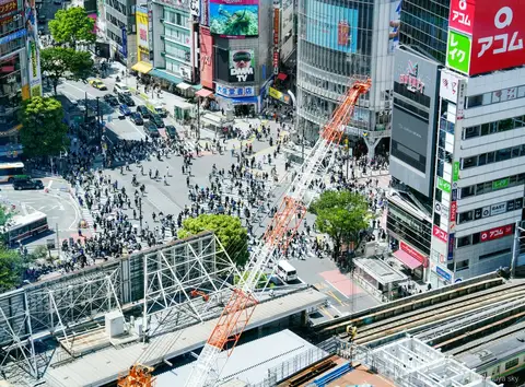 Shibuya Sky pop kültür turu, Center Gai dükkanları