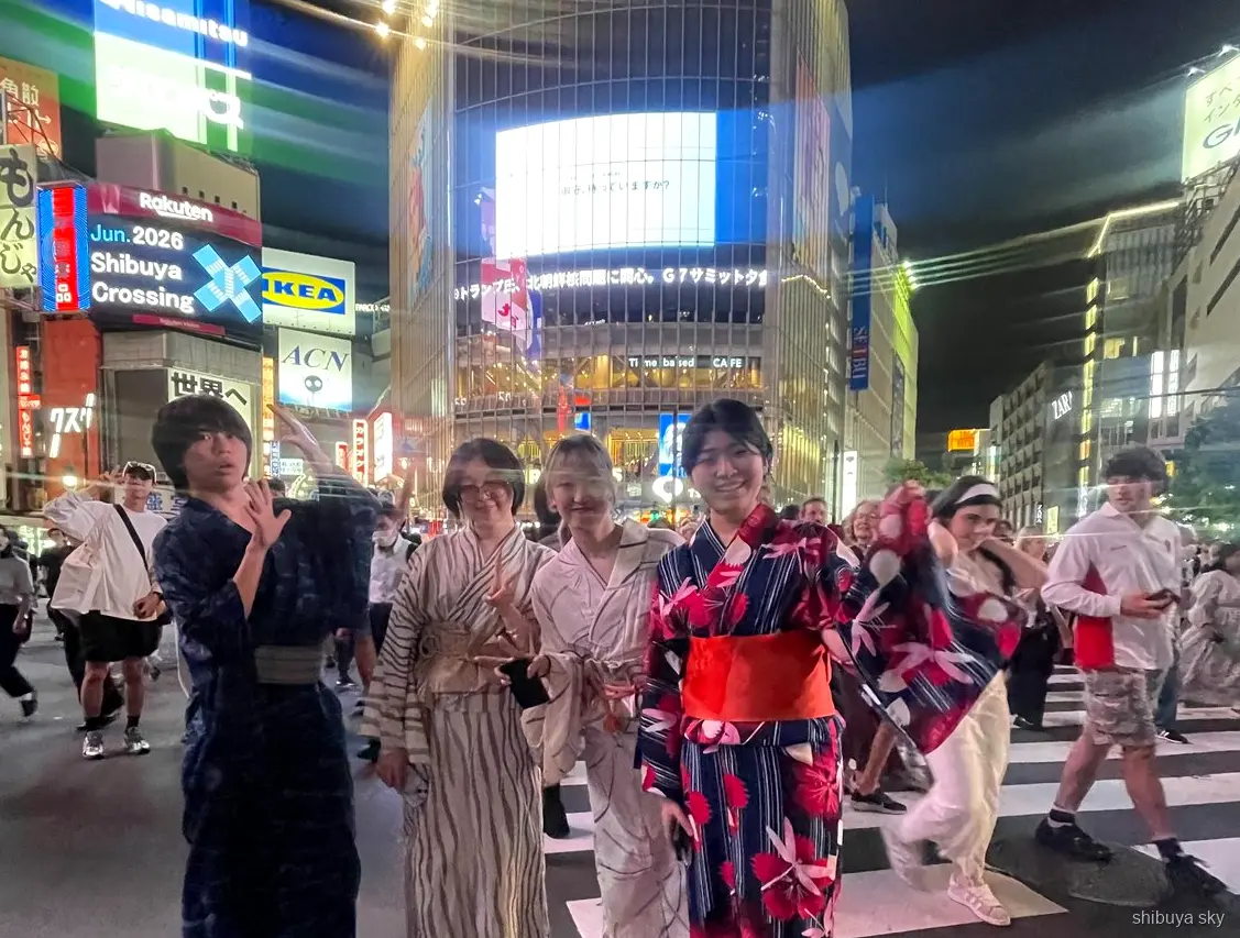 Shibuya Sky nachttour in yukata, fotostop