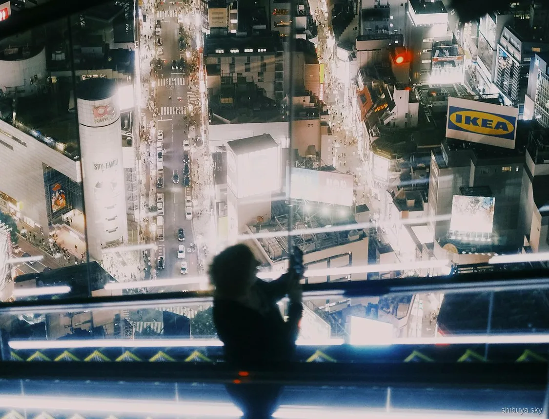 Visite de nuit Shibuya Sky, bord de l'eau de Shibuya Stream